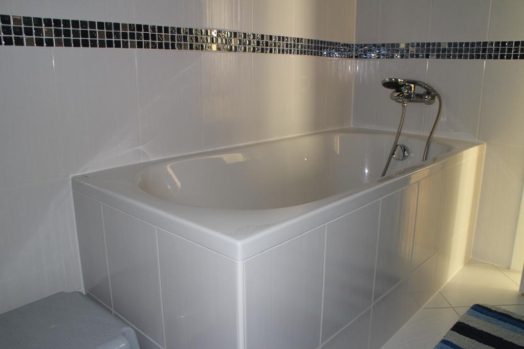 Bamboo Wellness Apartment Siófok Kamer foto