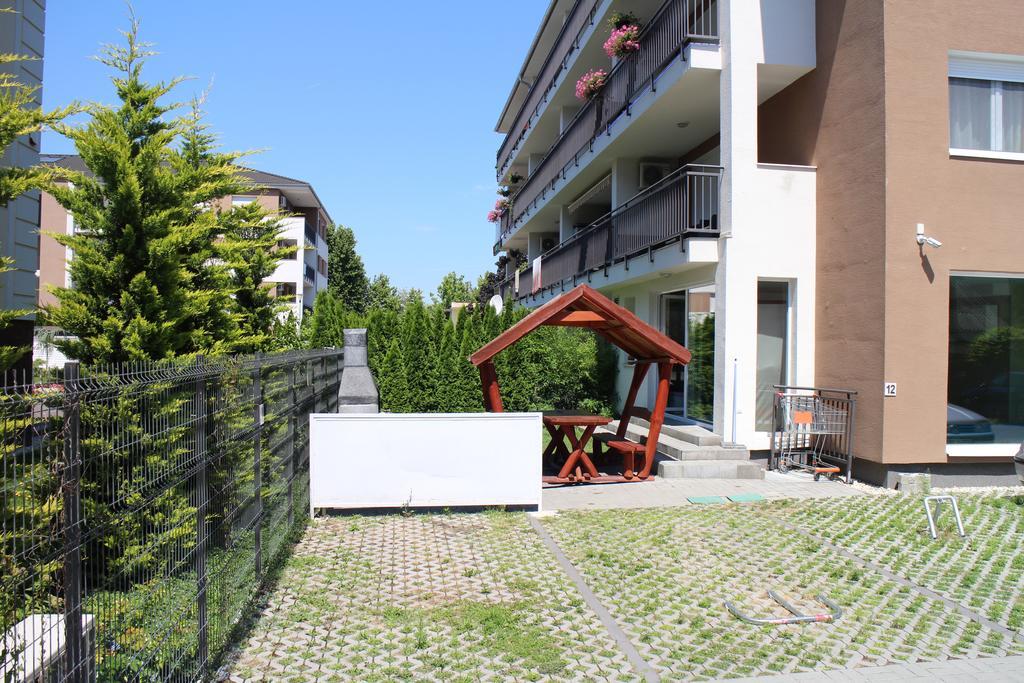 Bamboo Wellness Apartment Siófok Buitenkant foto