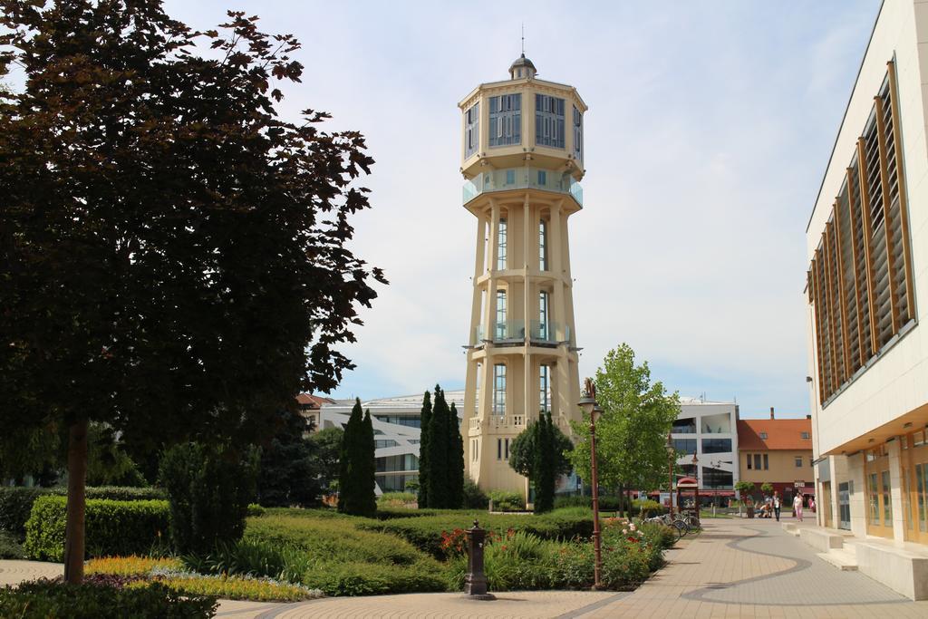 Bamboo Wellness Apartment Siófok Buitenkant foto